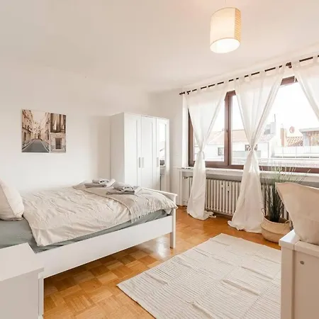 Stilvolles Fuer 4 Pers. アパート ブレーメン