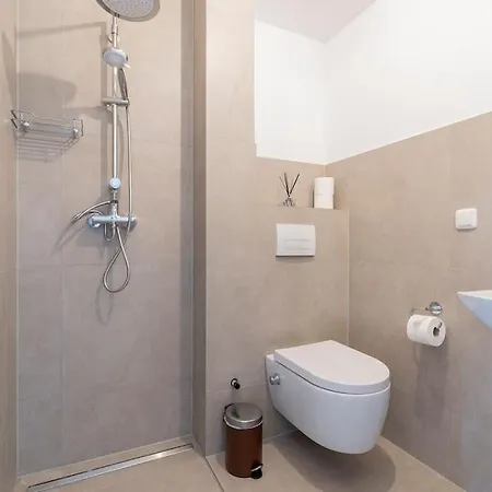 Stilvolles Fuer 4 Pers.